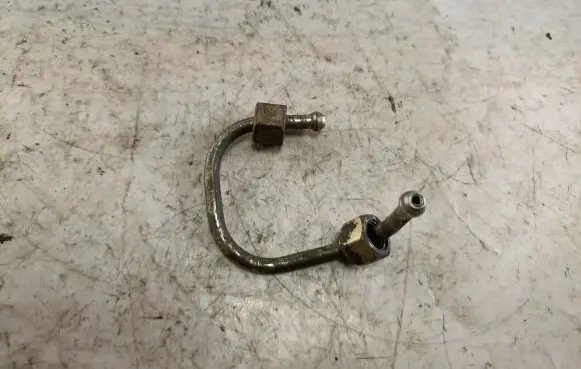 Suzuki Grand Vitara I Fuel injector supply line/pipe 