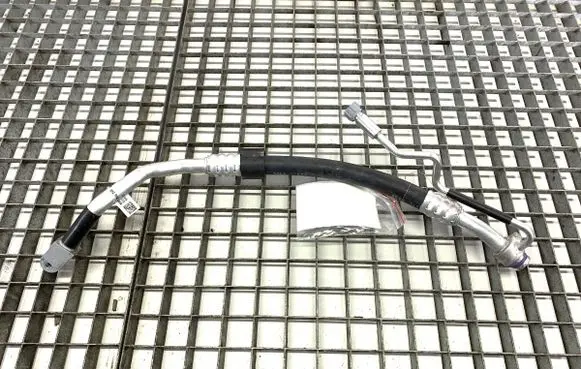 Audi A4 S4 B9 Air conditioning (A/C) pipe/hose 8W1816740