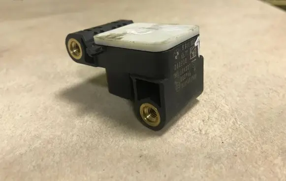 BMW 1 E81 E87 Airbag deployment crash/impact sensor 6911003 0285003900