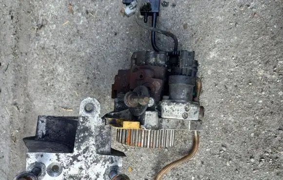 Renault Scenic II - Grand scenic II Fuel injection high pressure pump