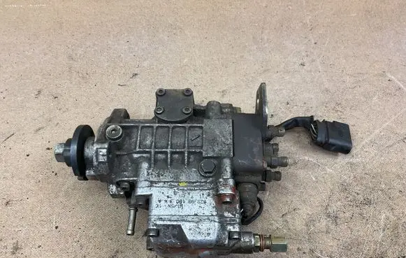 Audi A3 S3 8L Fuel injection high pressure pump 038130107 0460404977
