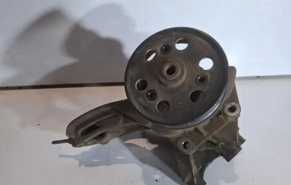 Renault Scenic I Power steering pump 7700105710