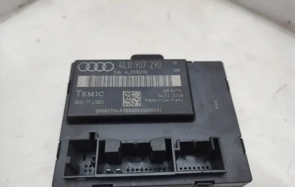 Audi Q7 4L Door central lock control unit/module 4L0907290