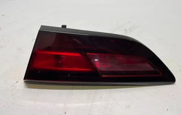 Tailgate rear/tail lights
