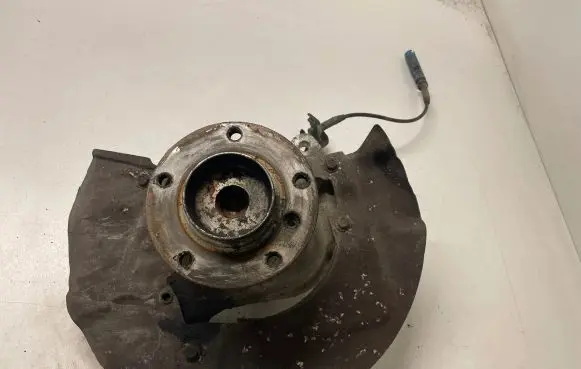 BMW 5 E60 E61 Front wheel hub 6760954