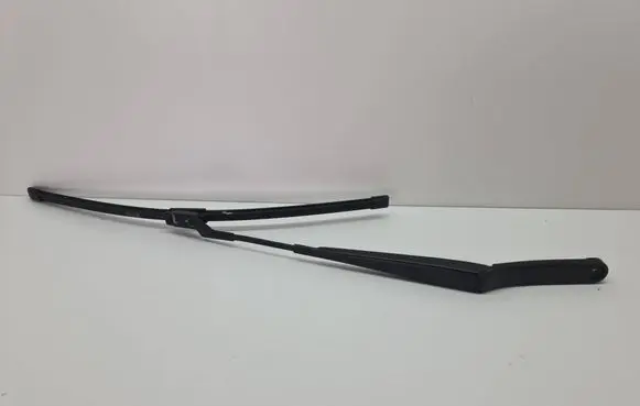 Volkswagen Golf V Front wiper blade arm 1Q1955409