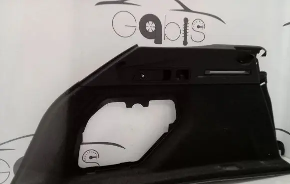 Audi e-tron Trunk/boot lower side trim panel 4KE863879