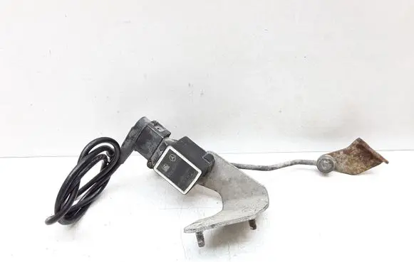 Mercedes-Benz E W211 Headlight/headlamp level sensor A0105427717