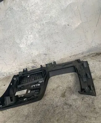 Volkswagen Jetta VI Dashboard lower bottom trim panel 5c7858365