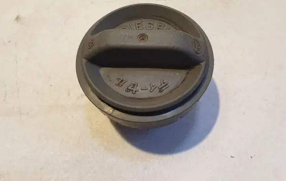 Toyota Corolla Verso E121 Fuel tank filler cap 