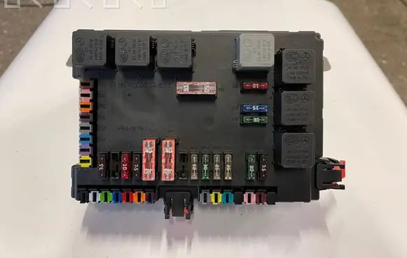 Mercedes-Benz S W221 Fuse module A2215403550