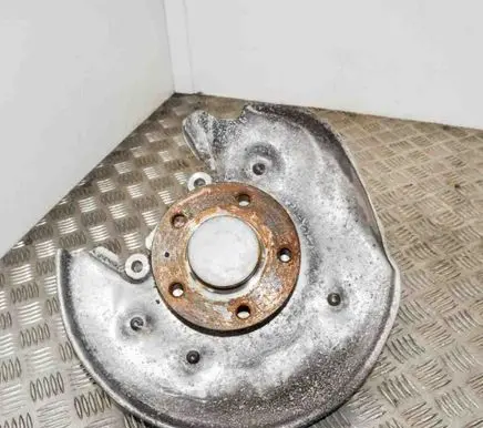 Rear wheel hub