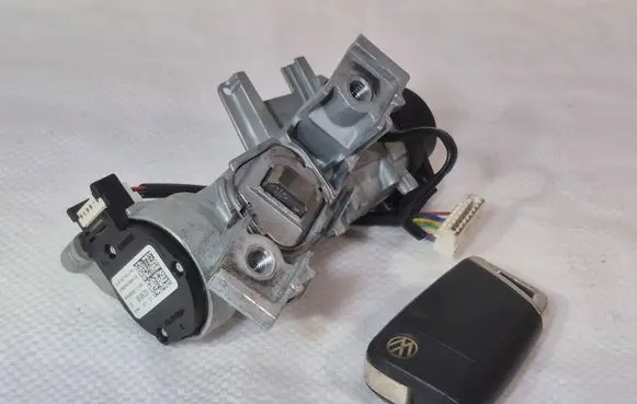 Volkswagen Golf VII Ignition lock 5Q0905865 LK100205330 90852NA4000L3