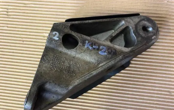 BMW X5 E70 Engine mounting bracket 3414582