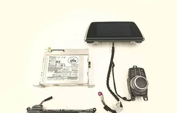 BMW 2 F46 Radio/CD/DVD/GPS head unit 5A4F838 5A3B1E4 8803368