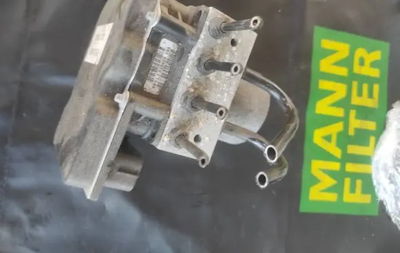 Volkswagen PASSAT B6 ABS Pump 8E910517B
