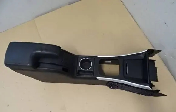 Mercedes-Benz B W245 Center console 