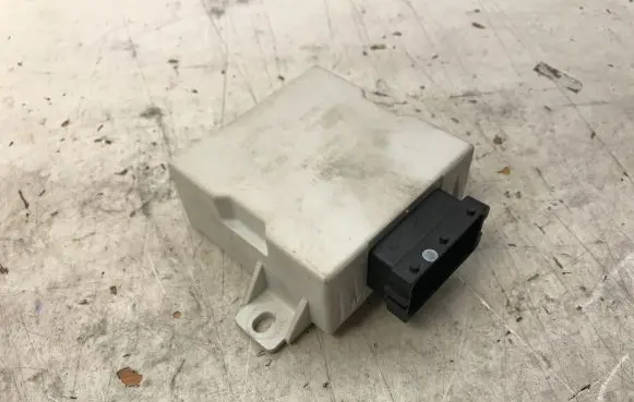 Toyota Avensis T250 Window wiper relay 8594005040 603026
