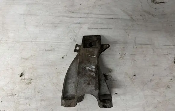 BMW X5 E70 Engine mounting bracket 6780143autopartsa1