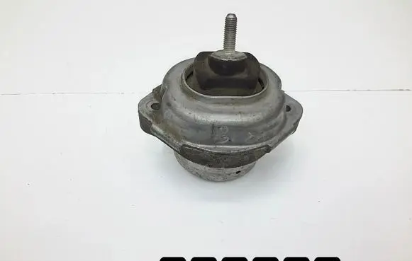 BMW X5 E53 Engine mount bracket 675844401