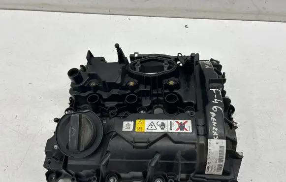 BMW 2 F46 Rocker cam cover 8631744