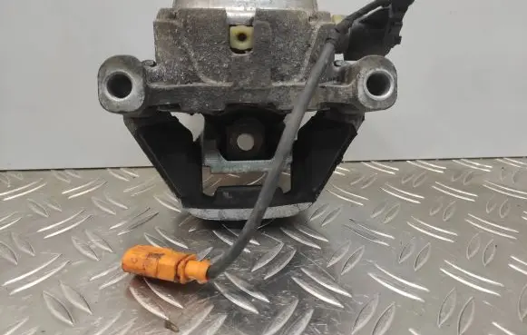 Audi A7 S7 4G Engine mount bracket