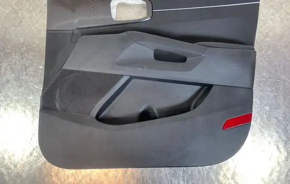 KIA Sorento IV Front door card panel trim