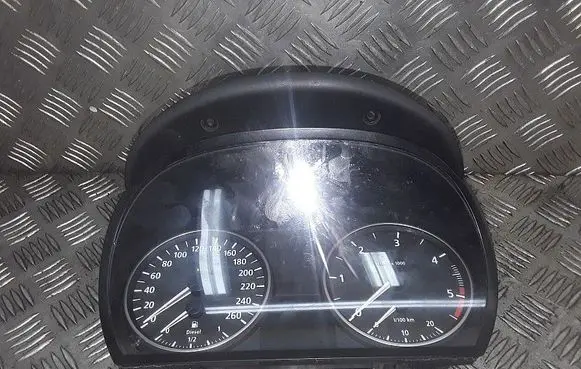 Speedometer (instrument cluster)