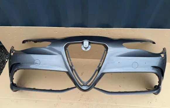 Alfa Romeo Giulia Front bumper 50556569