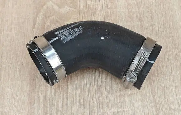 Intercooler hose/pipe