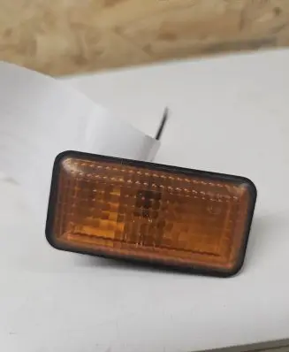 Volkswagen Golf III Front fender indicator light 1H0949117A