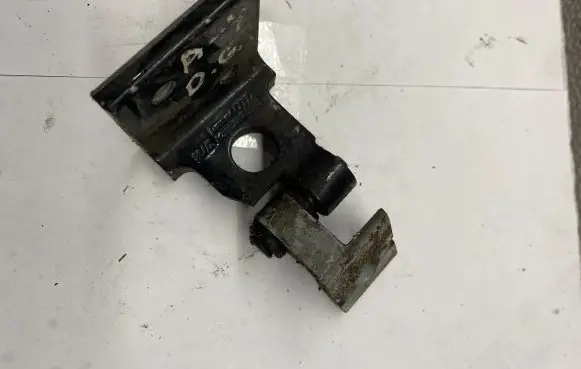 Audi A4 S4 B5 8D Rear door upper hinge 8D0833402A