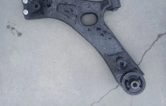 Hyundai ix35 Front lower control arm/wishbone