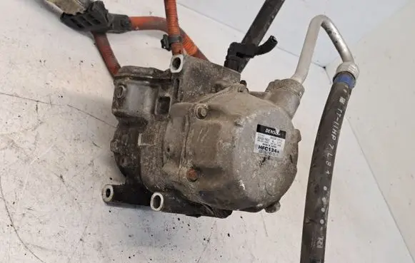 Toyota Prius (XW30) Air conditioning (A/C) compressor (pump) 0422000212