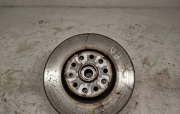 Volkswagen Tiguan Front wheel hub spindle knuckle