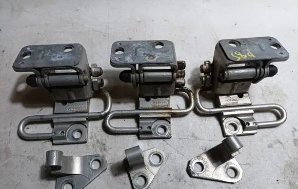 Rear door hinge set