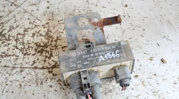 Skoda Fabia Mk2 (5J) Coolant fan relay 1J0919506M 898967000