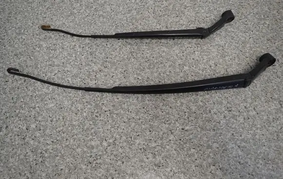 Toyota Yaris Front wiper blade arm