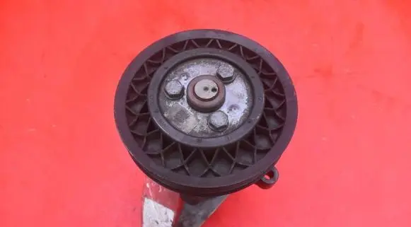 BMW 5 E60 E61 Power steering pump 6768939026