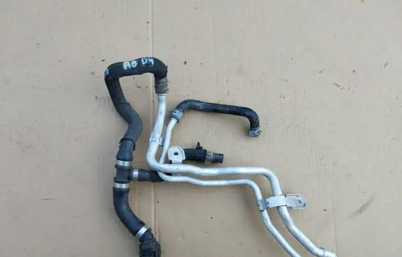 Audi A8 S8 D4 4H Engine coolant pipe/hose 4H0121034F