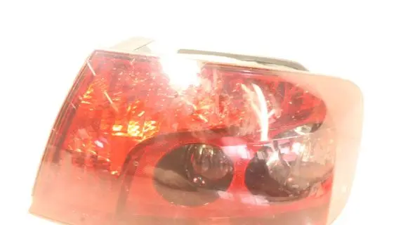 Peugeot 407 Rear/tail lights E203024