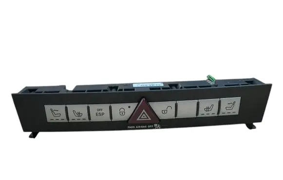 Mercedes-Benz SLK R171 Hazard light switch 1718208210 03752471