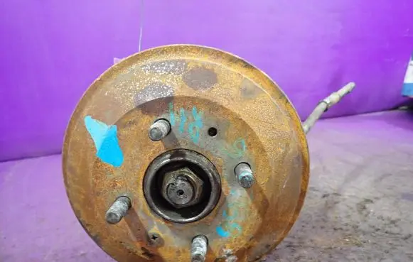 Hyundai Accent Rear wheel hub spindle/knuckle 