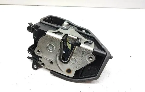 BMW X5 E70 Front door lock 7202144