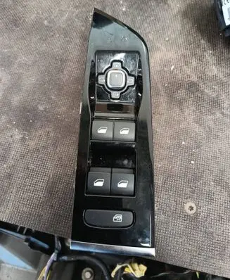 Opel Astra L Electric window control switch 98148907ZD 30171038