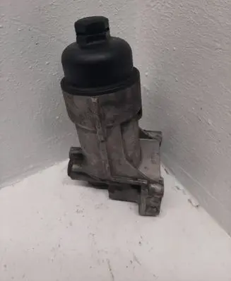 Mercedes-Benz B W245 Oil filter mounting bracket A6401800510 6533582 0F652