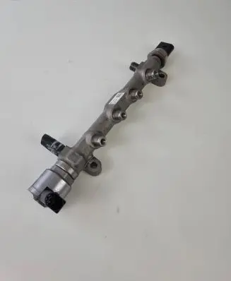 Audi A5 Fuel main line pipe 04L089