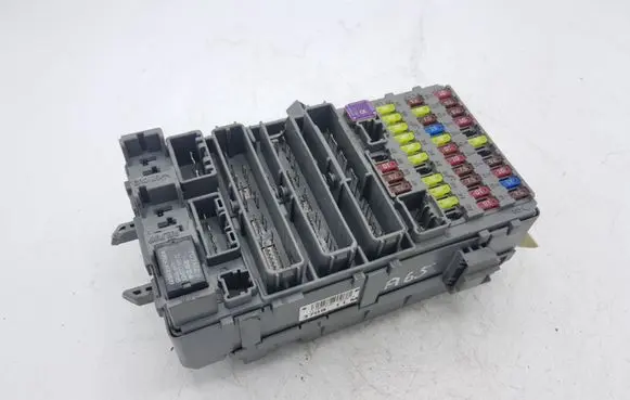 Honda CR-V Fuse module 37091LM 1LMH7TX8060913