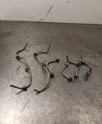 Mitsubishi Lancer X Fuel injector supply line/pipe 
