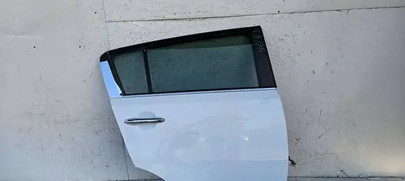 KIA Sportage Rear door 